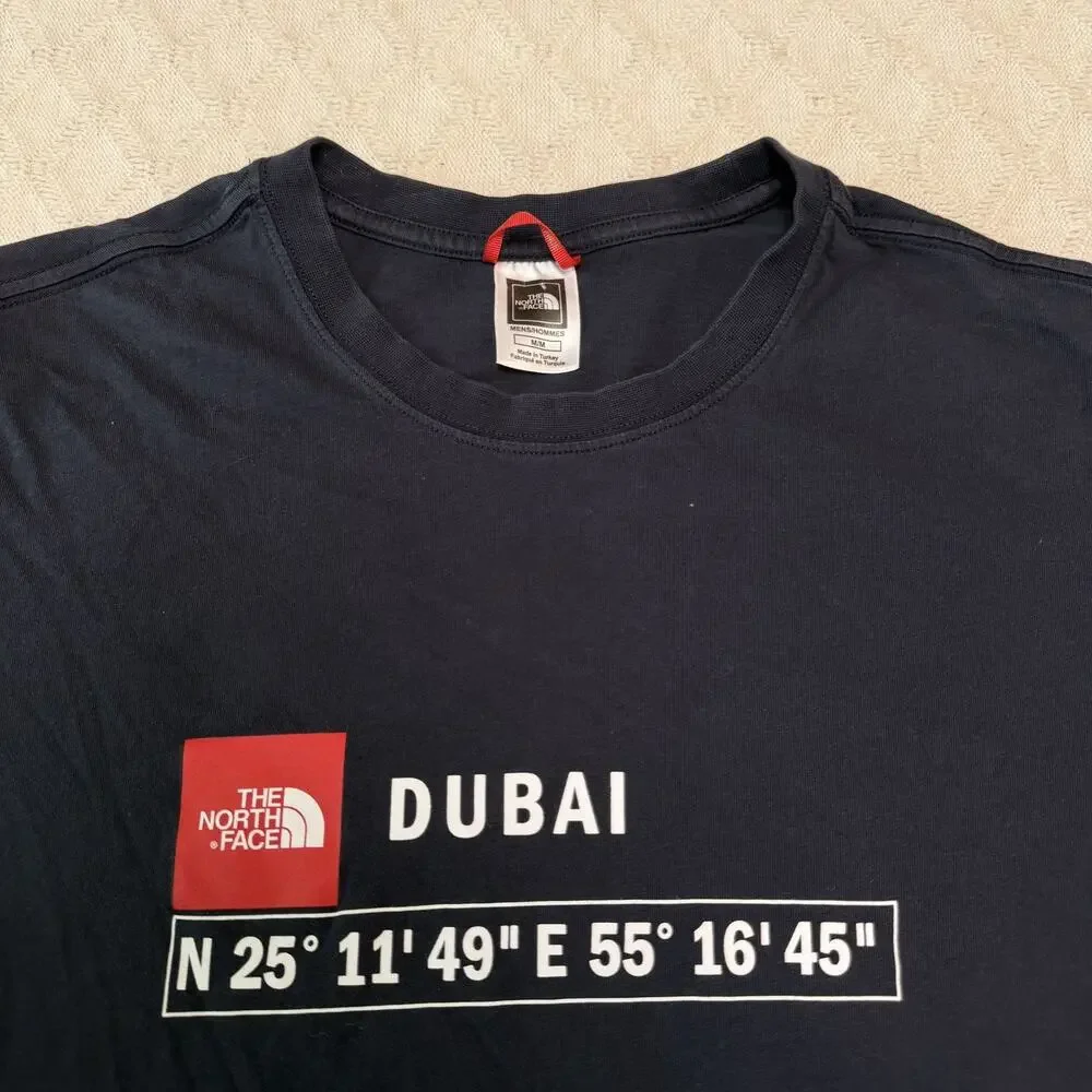 The North Face Dubai UAE Coordinates Gray Short Sleeve T-Shirt Size: M